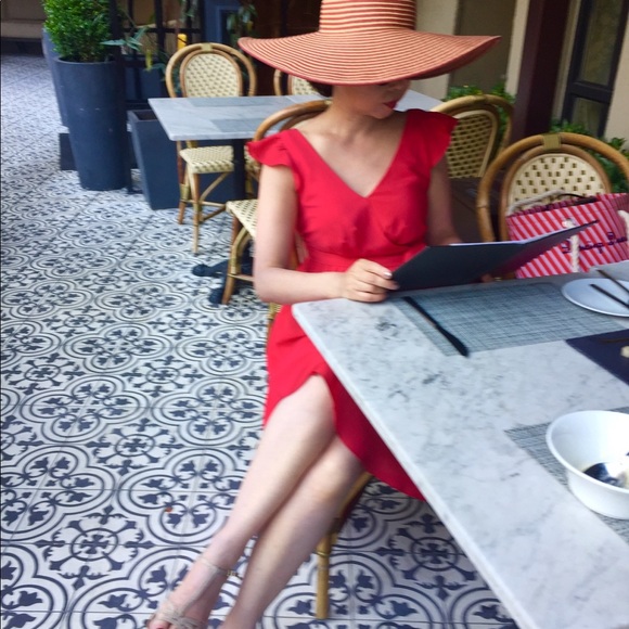 Meet your Posher, Constance - Picture 3 of 3